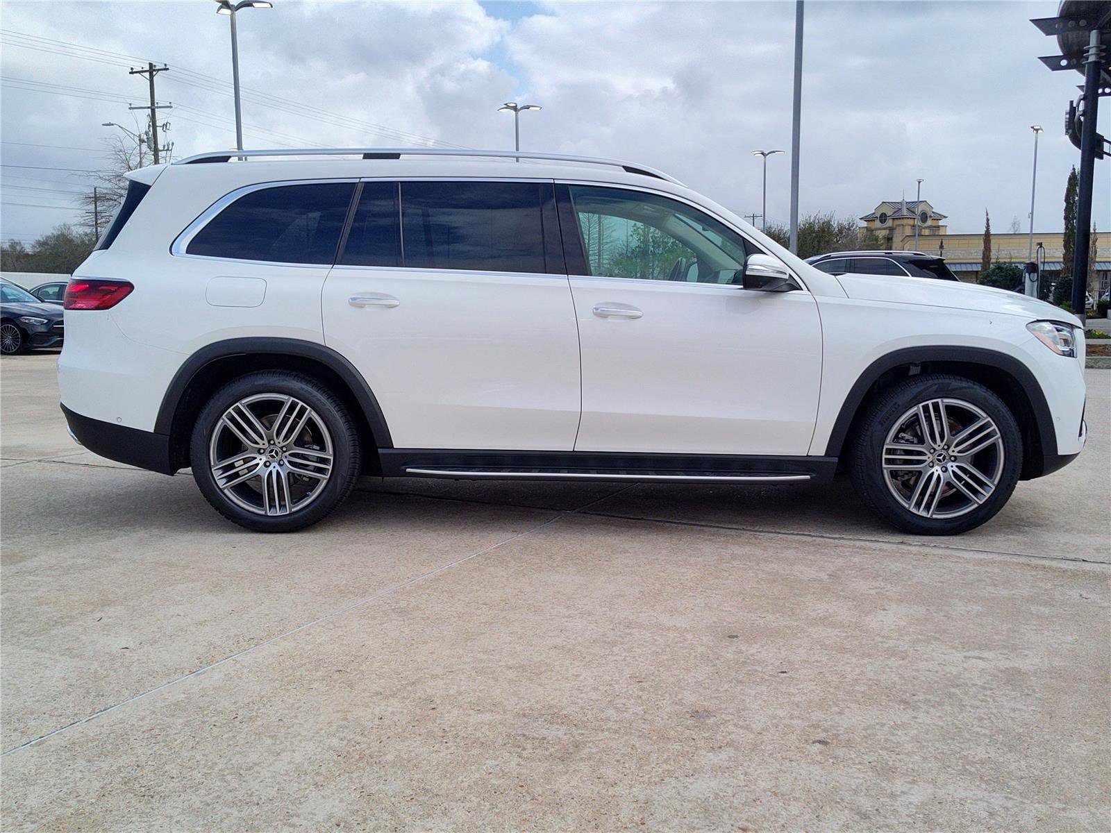 Certified 2025 Mercedes-Benz GLS 450 4MATIC image 10