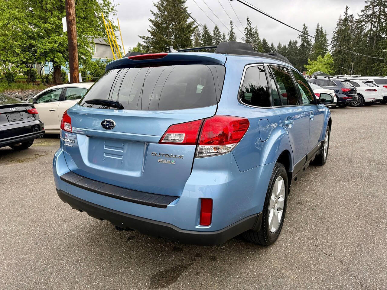 Used 2011 Subaru Outback 2.5i Limited w/ PWR Moonroof Pkg AWD/4WD image 6