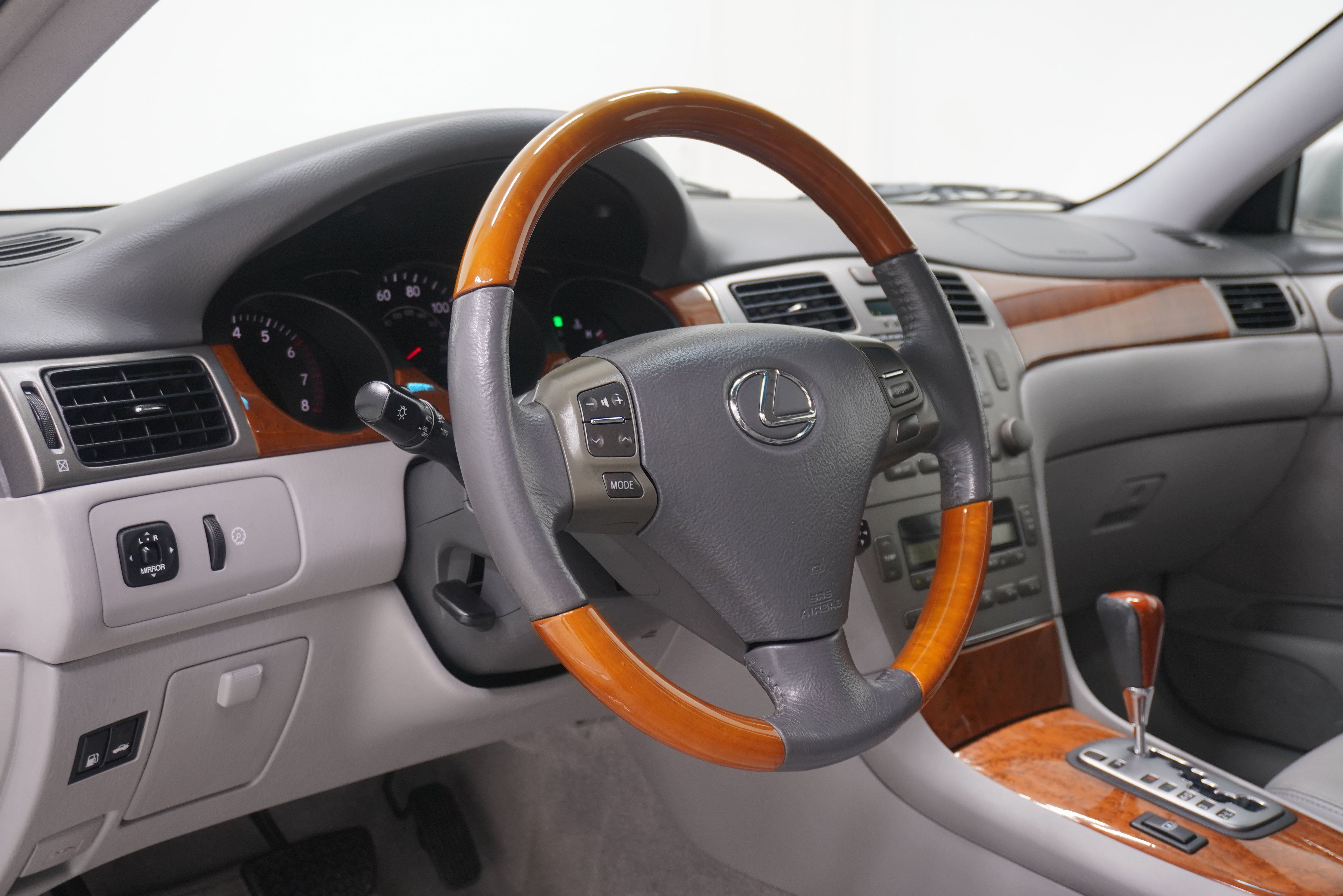 Used 2005 Lexus ES 330 w/ Preferred Accessory Pkg FWD image 10