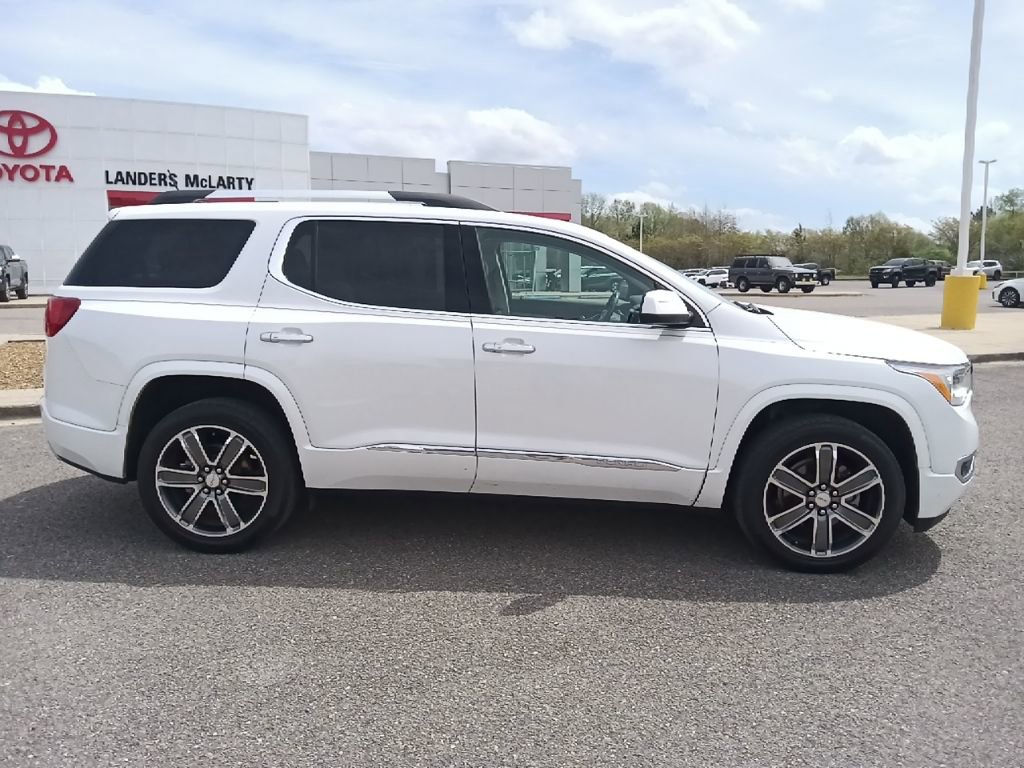 Used 2019 GMC Acadia Denali w/ Technology Package image 2