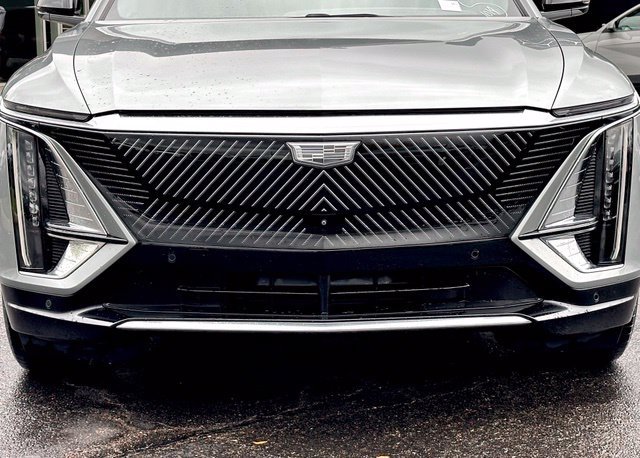 Used 2024 Cadillac Lyriq Tech w/ Driver Assist Package AWD/4WD image 4