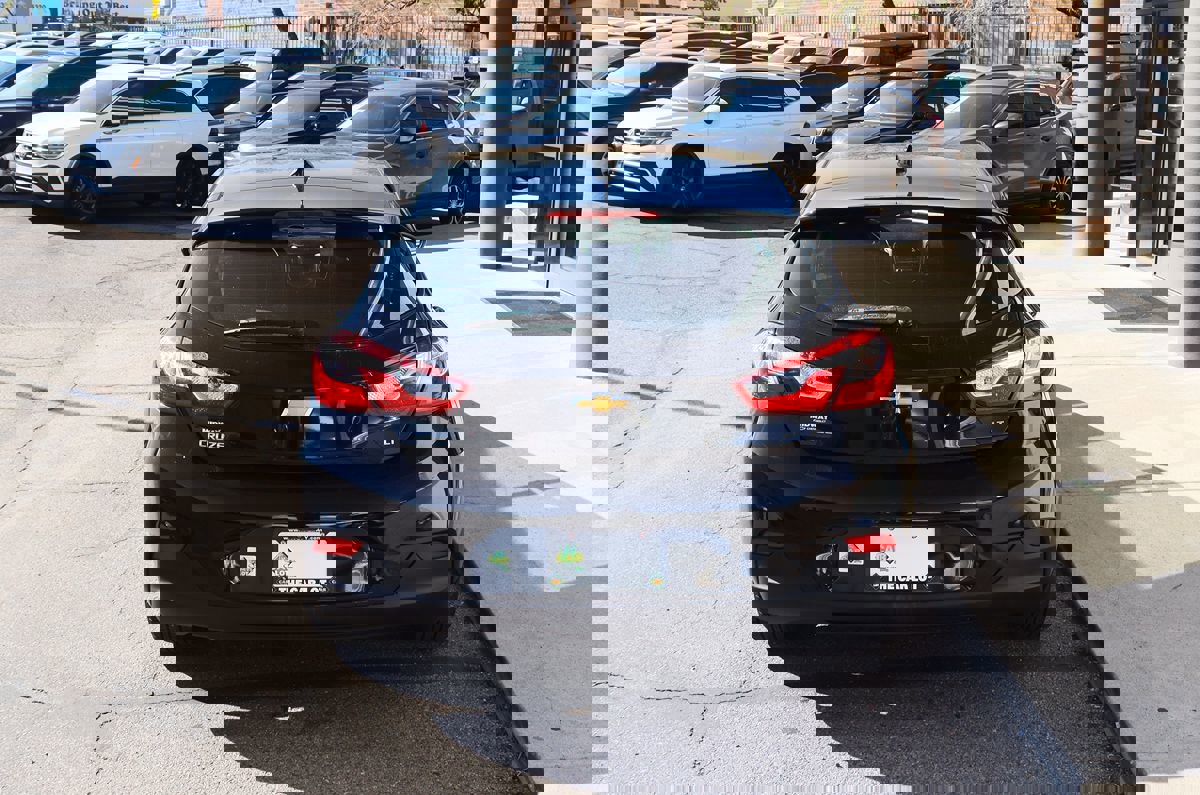 Used 2018 Chevrolet Cruze LT image 10