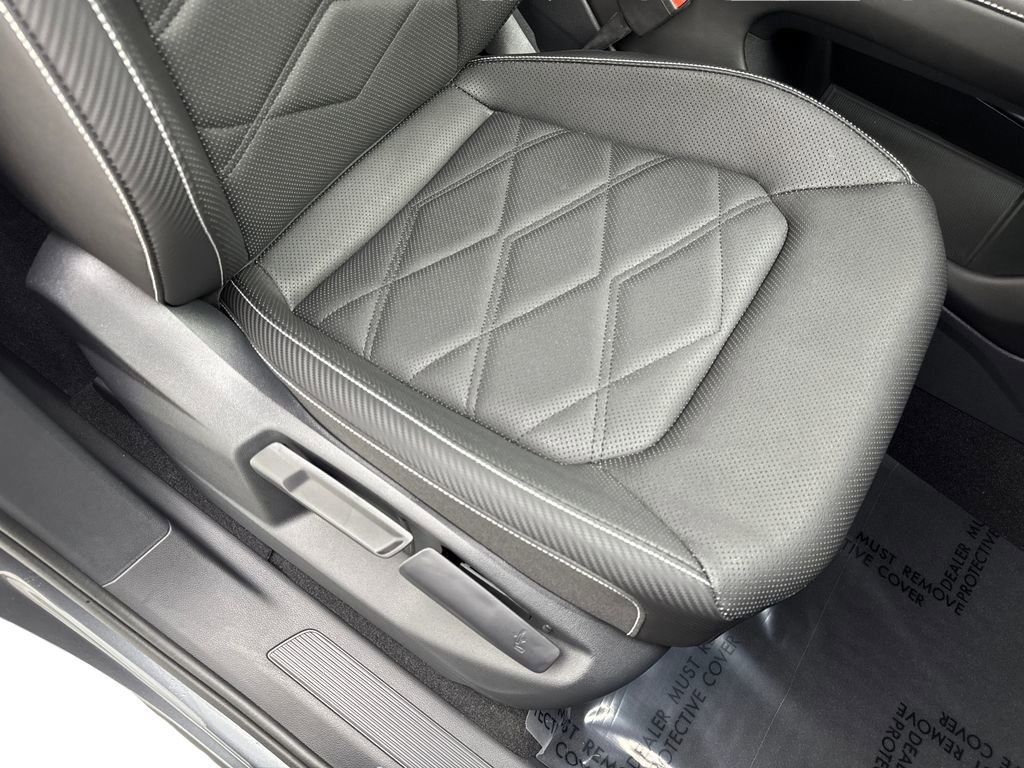 Used 2025 Volkswagen Atlas Cross Sport SE image 46