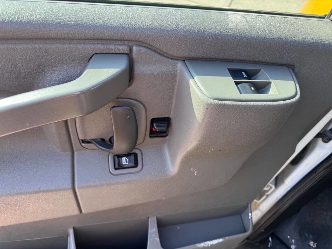 Used 2019 Chevrolet Express 2500 w/ Driver Convenience Package image 13