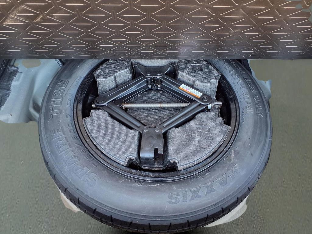 Used 2023 Toyota RAV4 XLE Premium image 32