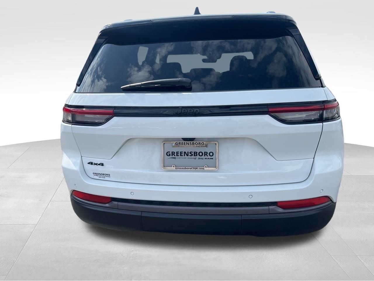 New 2026 Jeep Grand Cherokee Altitude AWD/4WD image 4