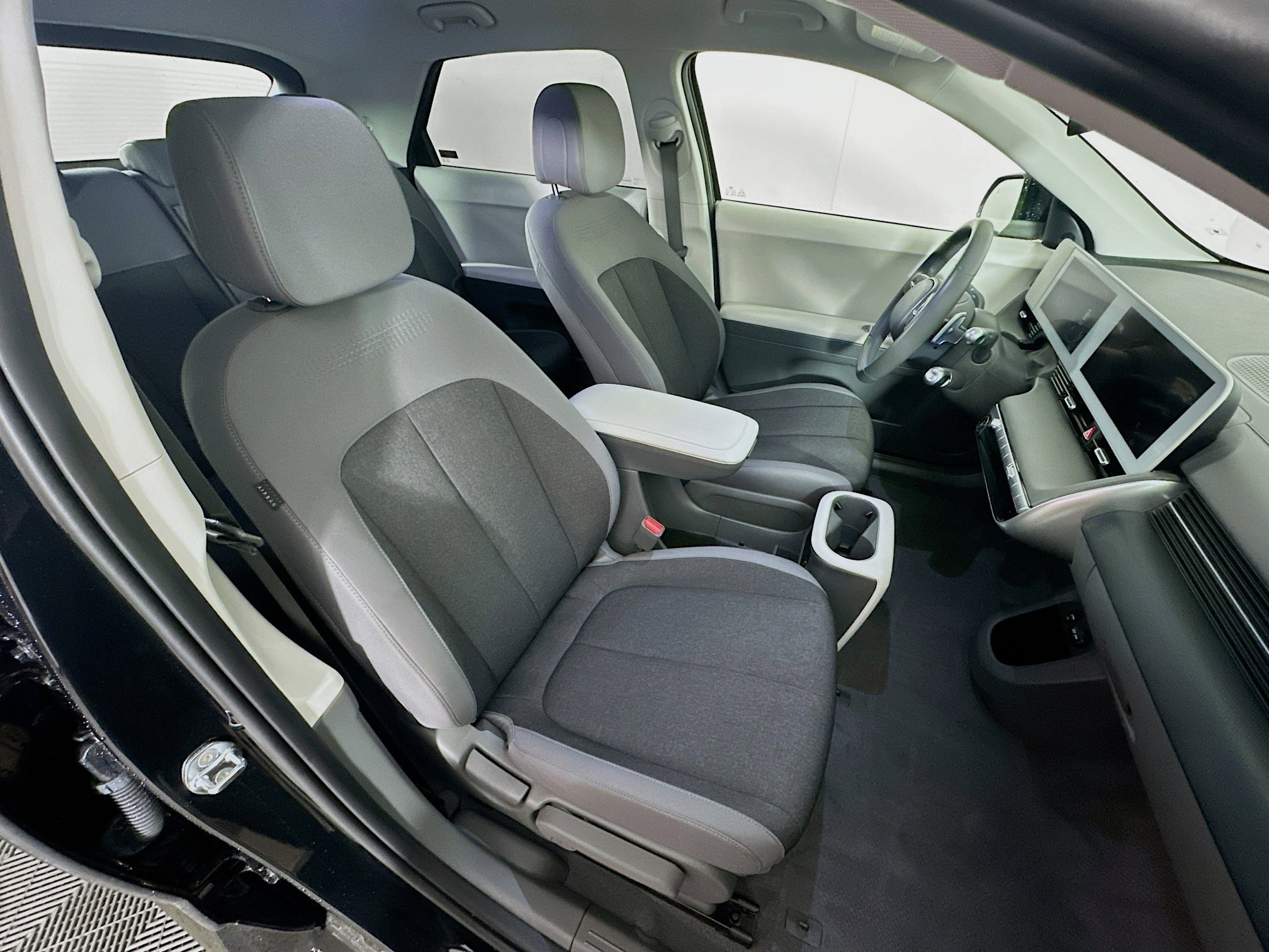 Used 2023 Hyundai Ioniq 5 SE image 30