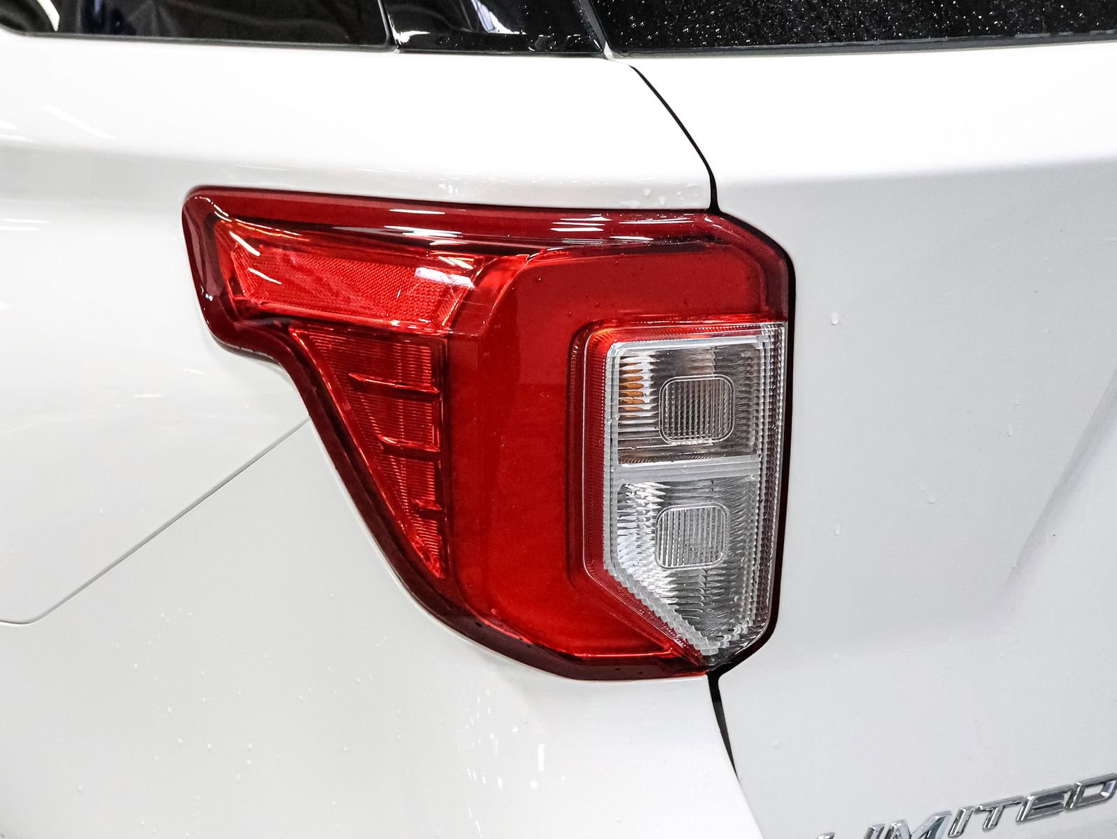 Used 2023 Ford Explorer Limited w/ Equipment Group 301A image 15