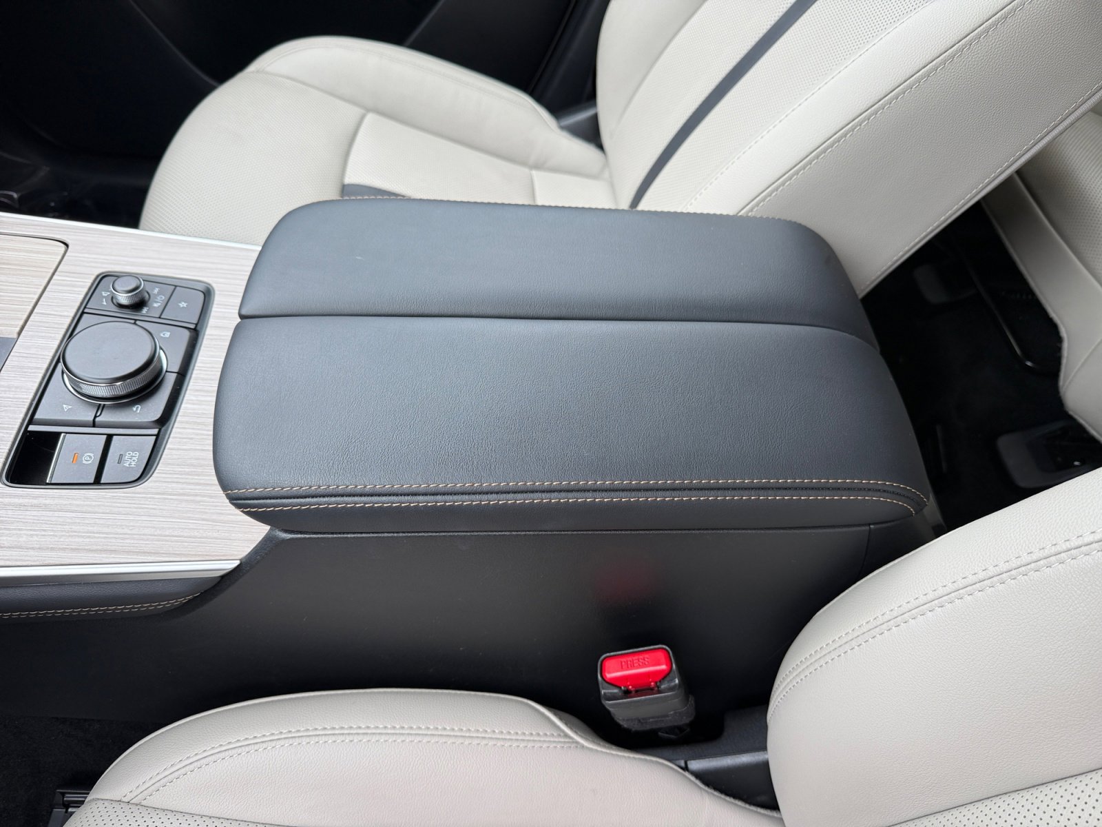 Used 2024 MAZDA CX-90 Plug-In Hybrid w/ Preferred image 14