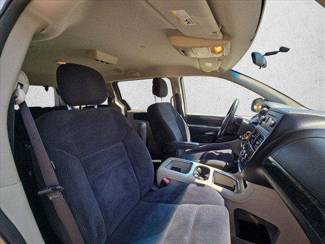 Used 2015 Dodge Grand Caravan SXT w/ Rear Park Assist Package FWD image 19