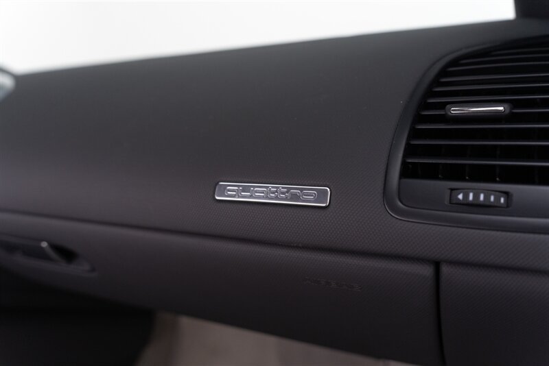 Used 2011 Audi R8 V8 AWD/4WD image 65