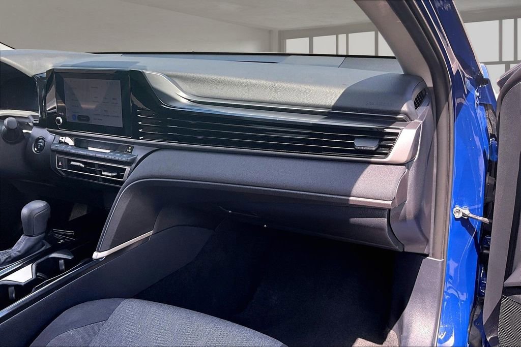 Used 2025 Toyota Camry SE FWD image 26