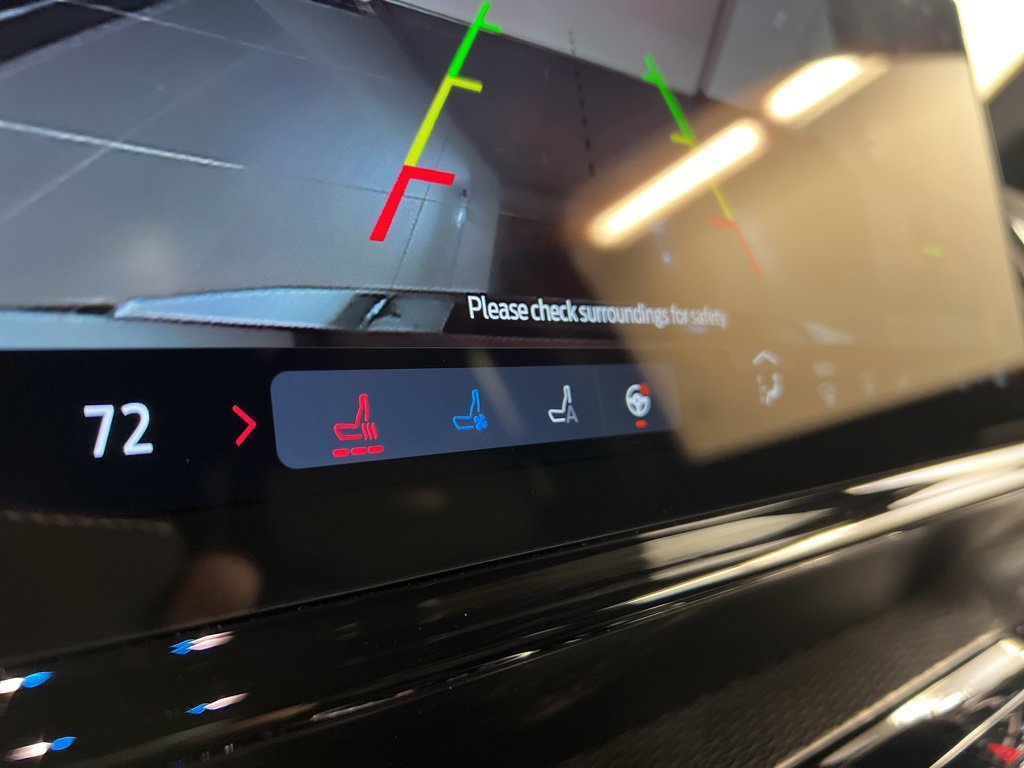 New 2026 Ford Expedition Platinum image 13