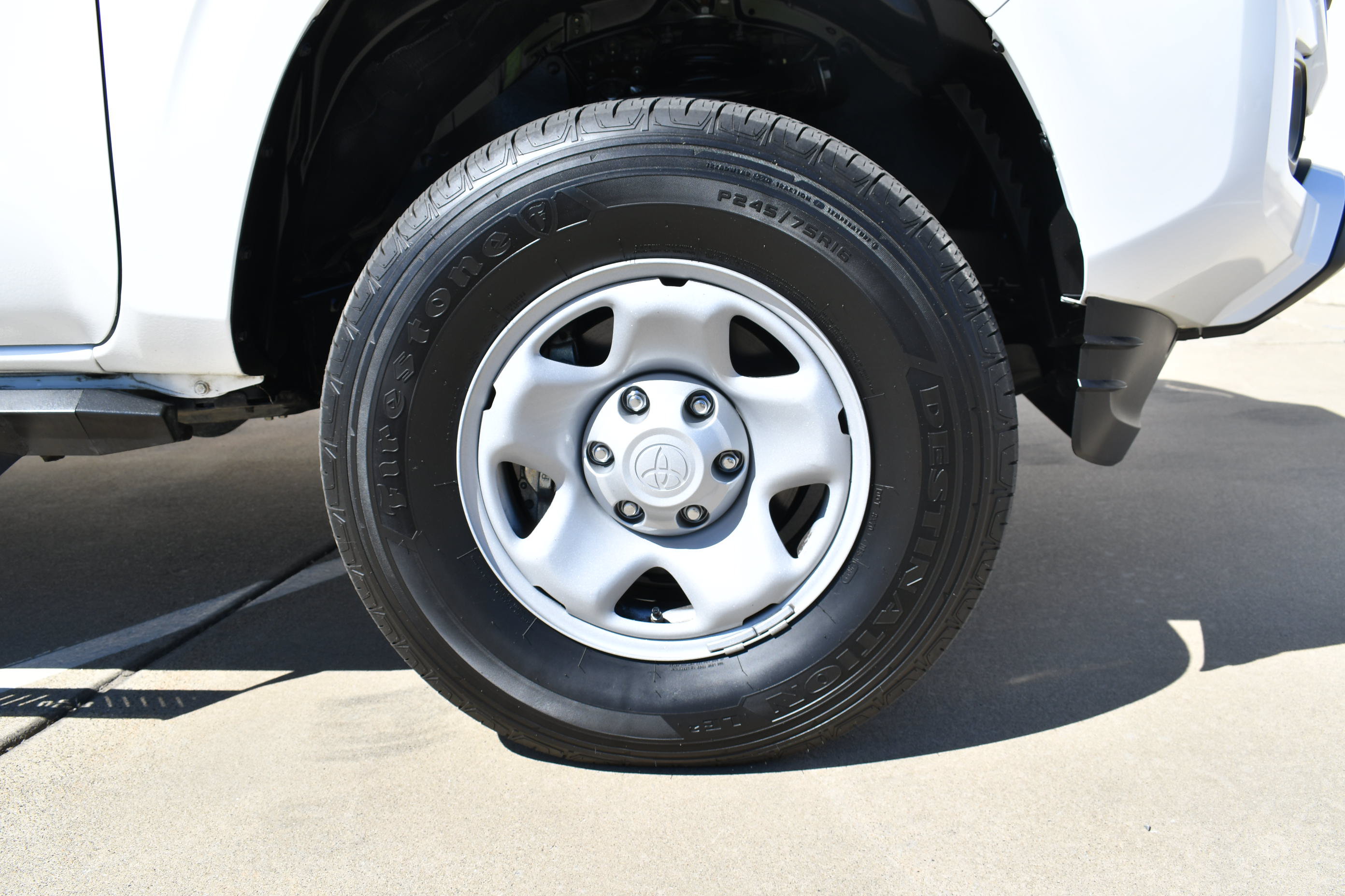 Used 2023 Toyota Tacoma SR RWD image 4