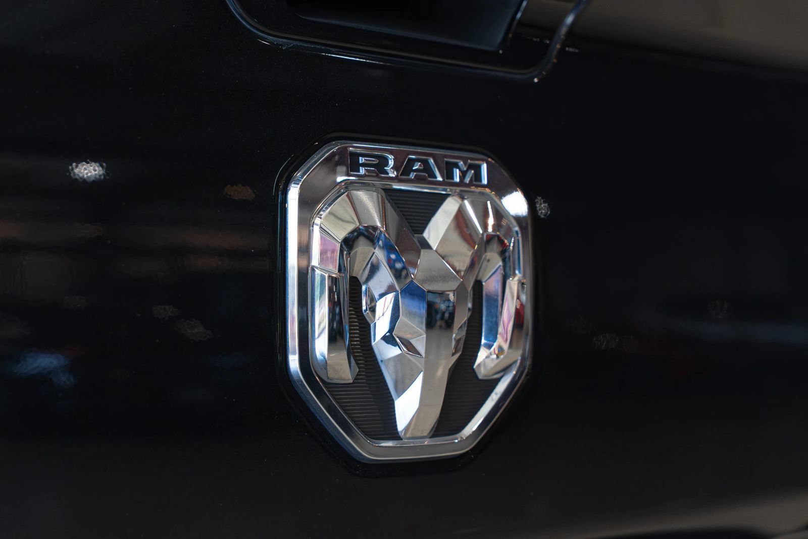 Used 2023 RAM 3500 Laramie AWD/4WD image 19