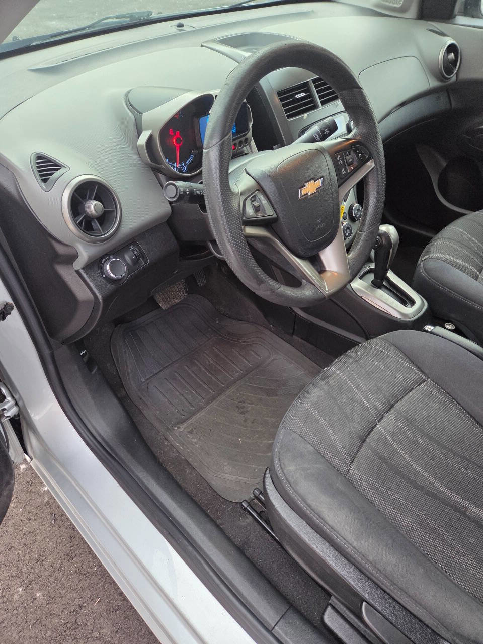 Used 2014 Chevrolet Sonic LT image 20