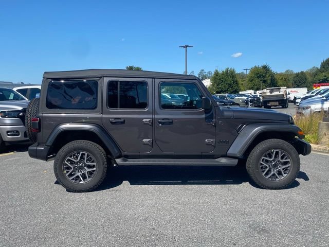 New 2025 Jeep Wrangler Unlimited Sahara AWD/4WD image 9