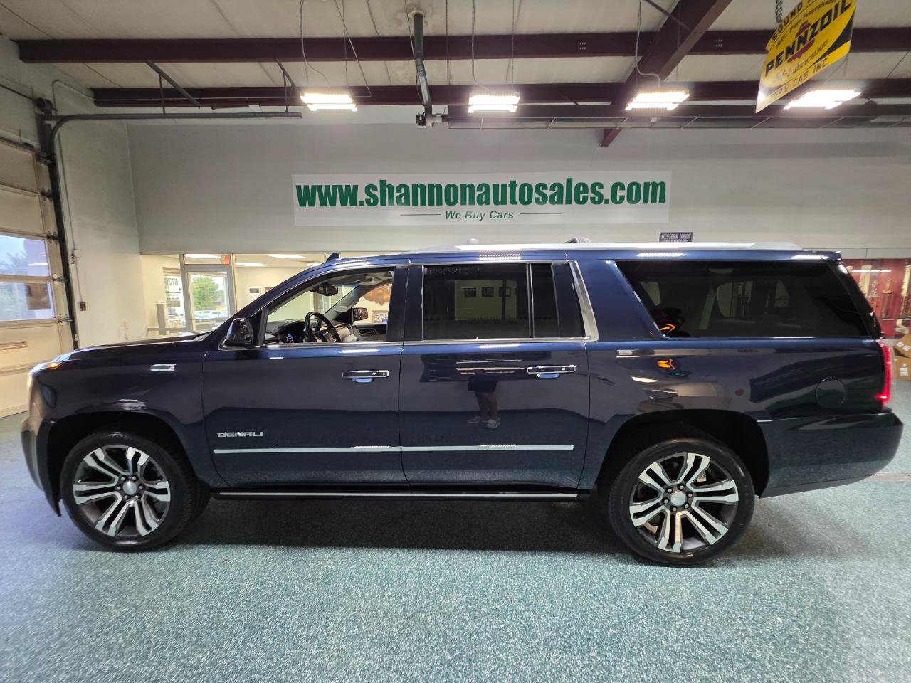 Used 2018 GMC Yukon XL Denali w/ Denali Ultimate Package AWD/4WD image 11
