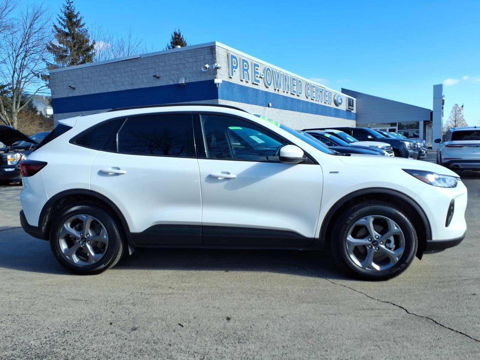 Certified 2025 Ford Escape ST-Line Select w/ Tech Pack #1 image 3