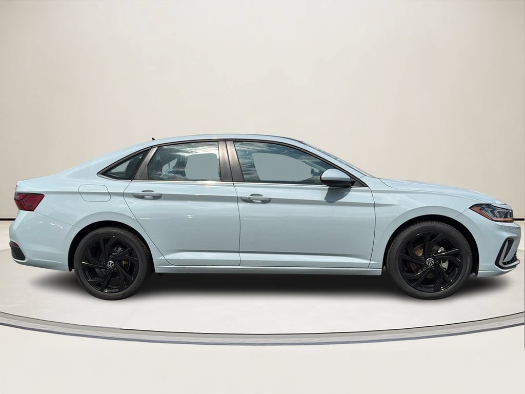 New 2026 Volkswagen Jetta SE FWD image 2