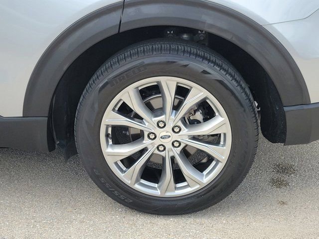 Certified 2022 Ford Explorer XLT w/ Equipment Group 202A image 9