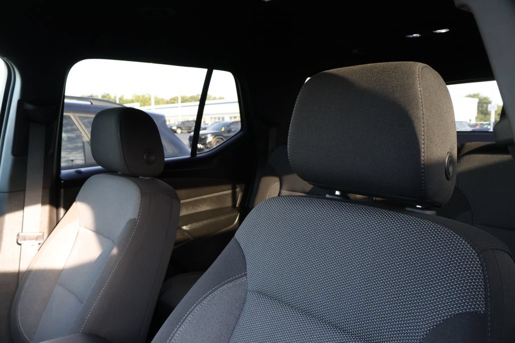 Used 2023 Chevrolet Traverse LT FWD image 9