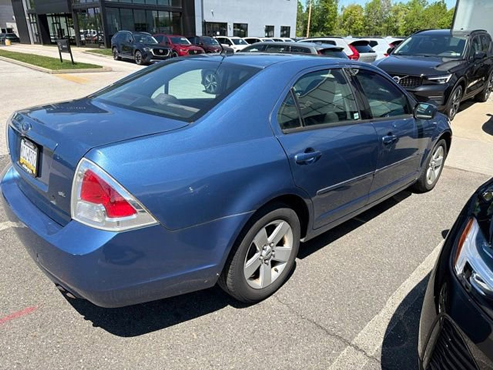 Used 2009 Ford Fusion SE FWD image 3