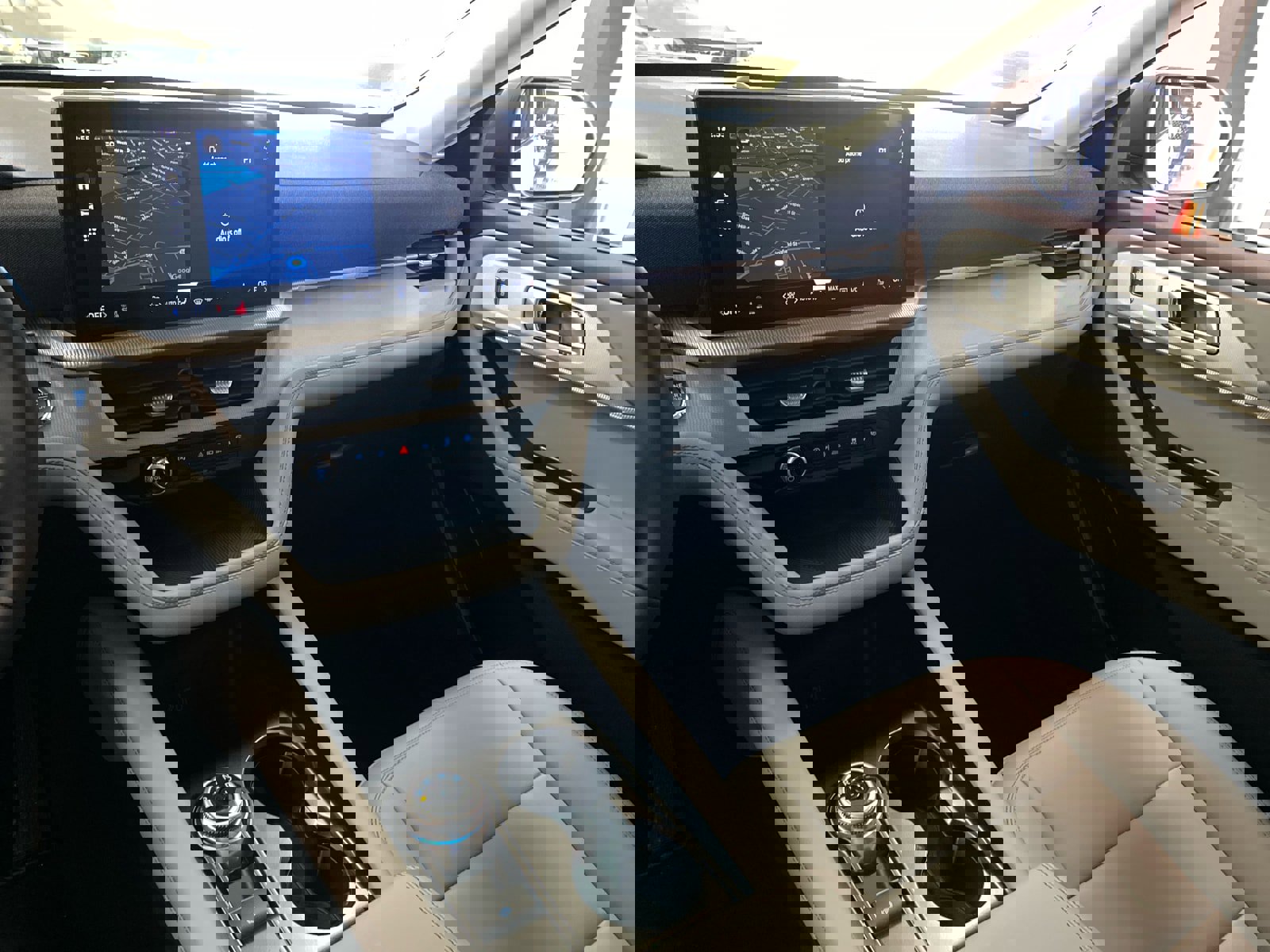 New 2026 Ford Explorer Active w/ Active Comfort Package image 15