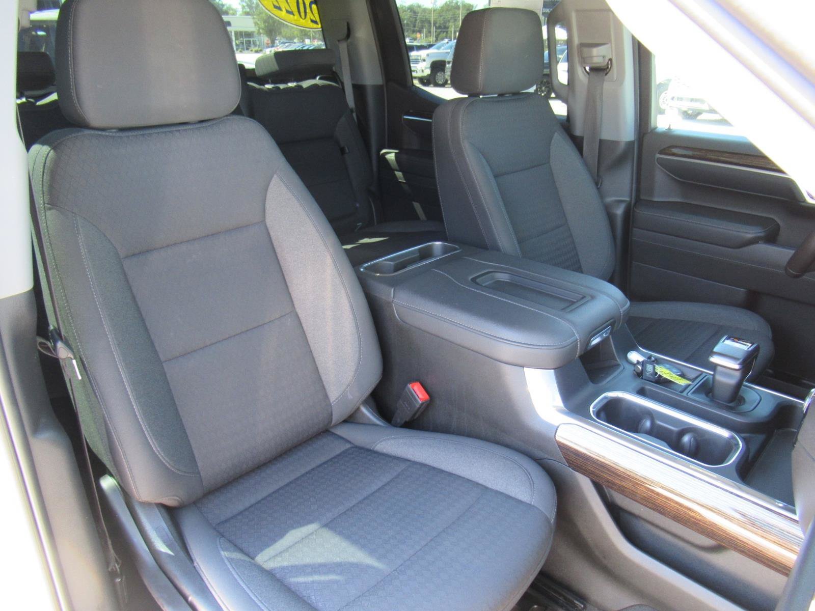Used 2022 GMC Sierra 1500 Elevation w/ Preferred Package AWD/4WD image 9