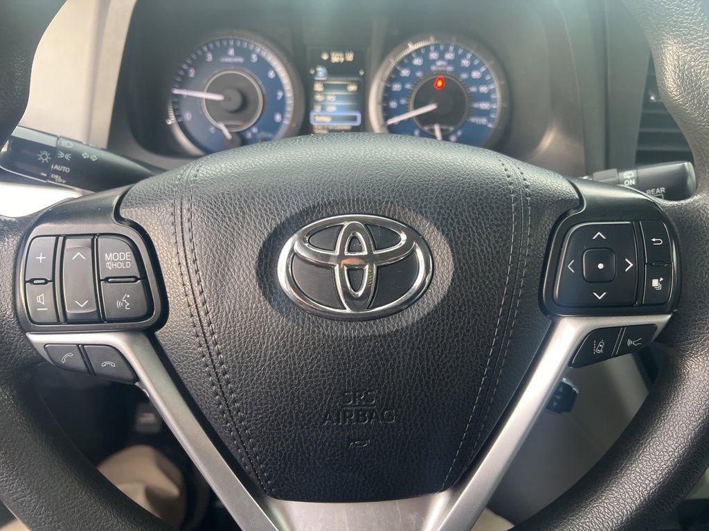 Used 2019 Toyota Sienna LE image 54