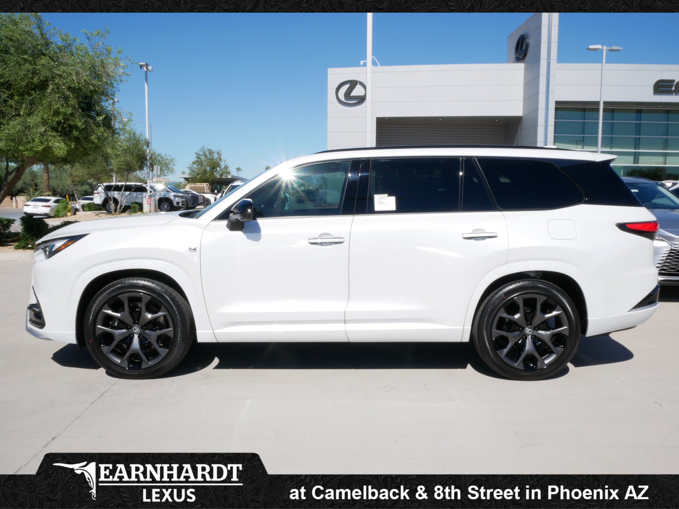 New 2026 Lexus TX 500h AWD image 3