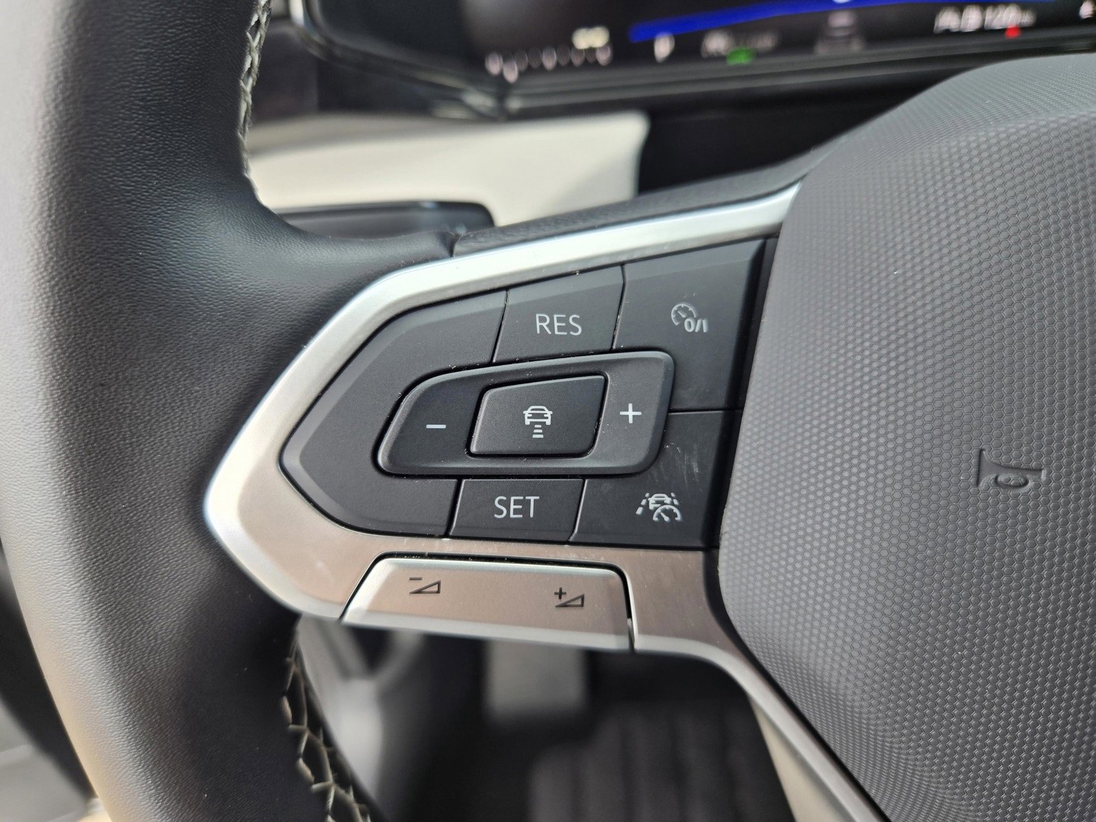 Used 2025 Volkswagen Taos S image 12