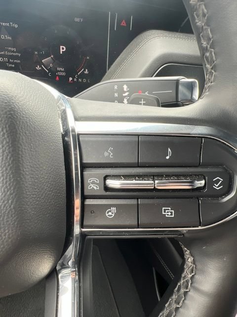 Used 2025 GMC Yukon XL Denali AWD/4WD image 12