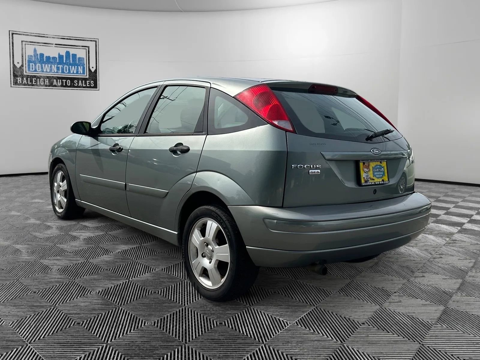 Used 2005 Ford Focus SES image 8