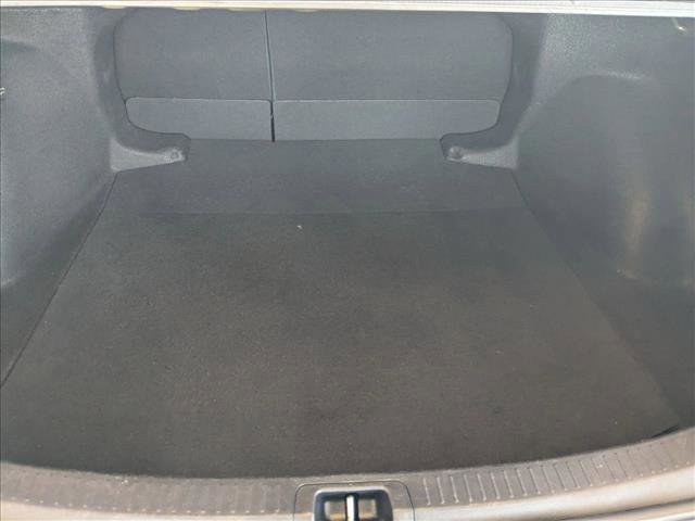 Used 2021 Toyota Corolla LE image 6