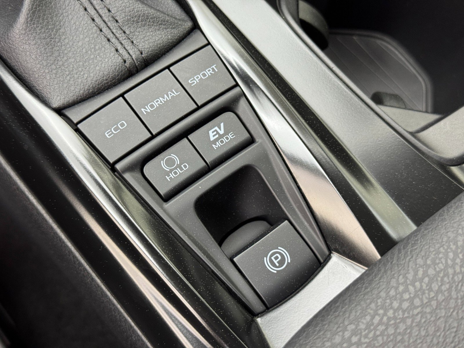 Used 2025 Toyota Camry LE image 30