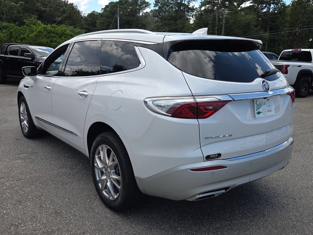 Used 2023 Buick Enclave Essence w/ Experience Buick Package FWD image 9