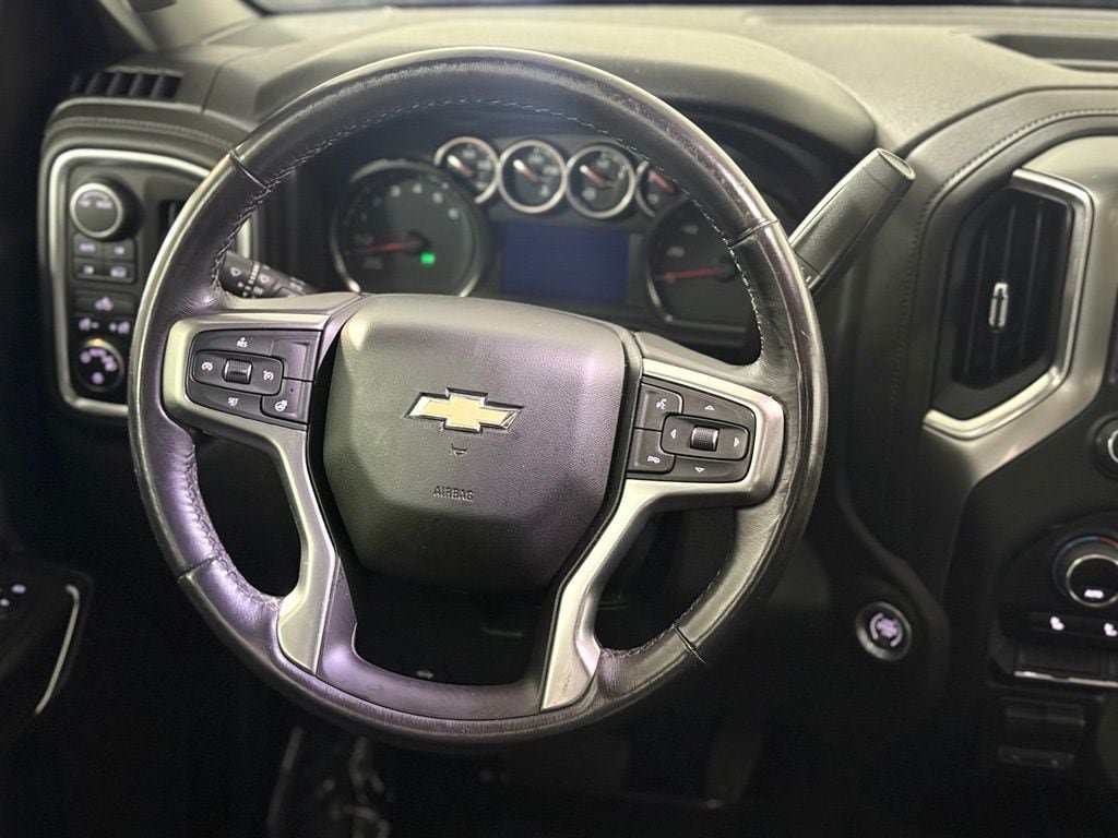 Used 2021 Chevrolet Silverado 1500 LT AWD/4WD image 11