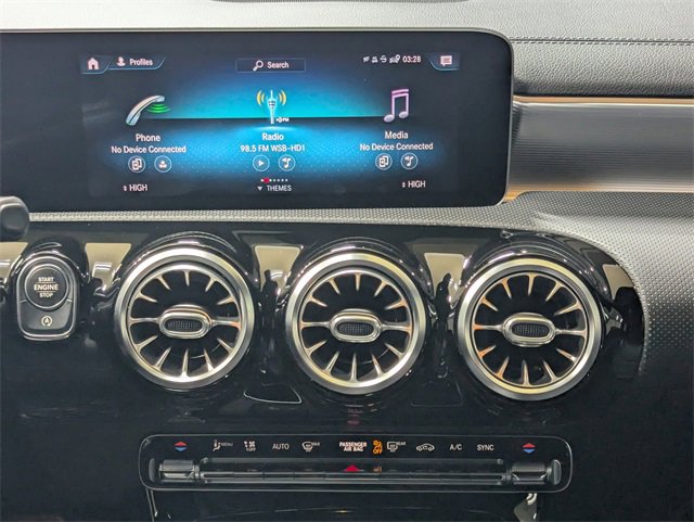 Used 2020 Mercedes-Benz CLA 250 image 11