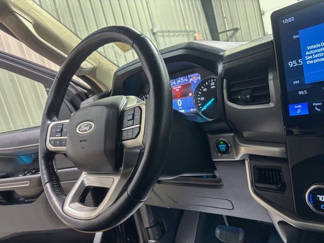 Used 2024 Ford Expedition XLT image 14