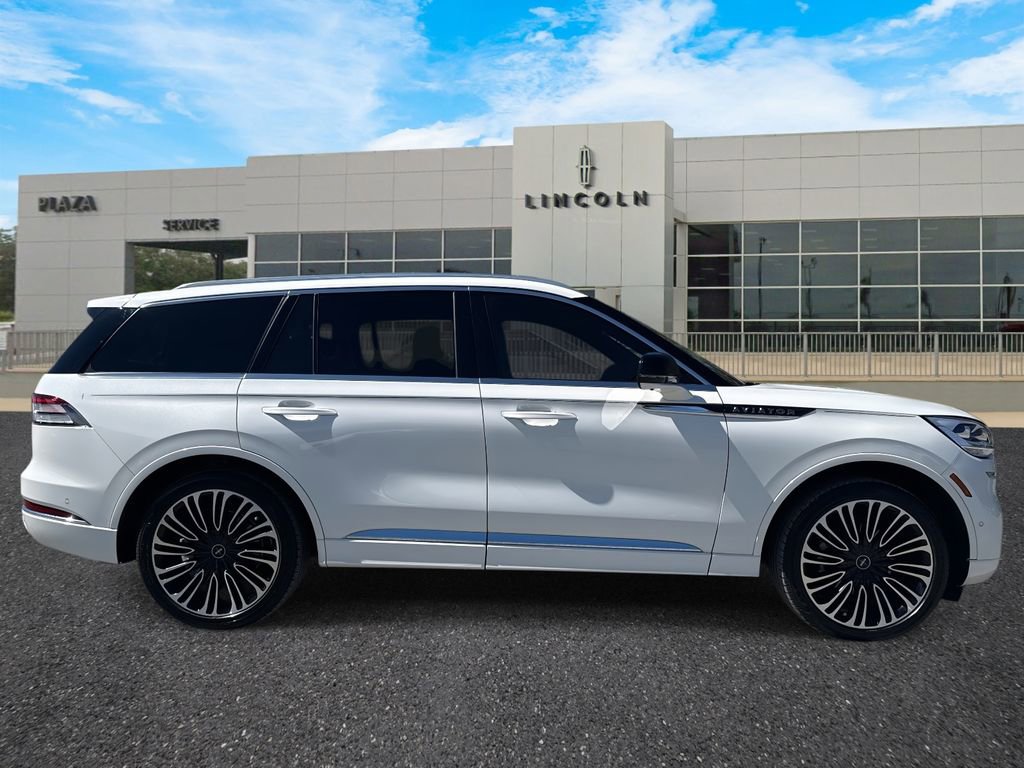 Certified 2024 Lincoln Aviator Black Label AWD/4WD image 2