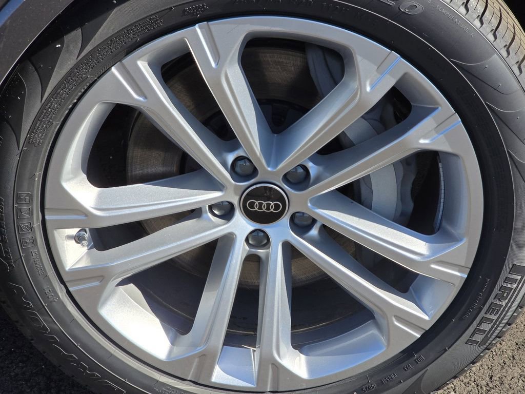 New 2026 Audi Q7 2.0T Premium Plus AWD/4WD image 24
