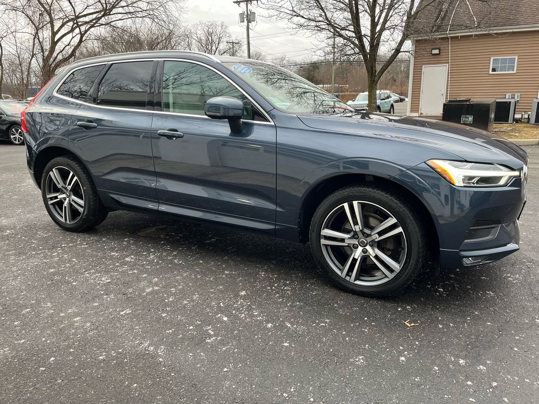 Used 2021 Volvo XC60 T5 Momentum w/ Protection Package AWD/4WD image 4