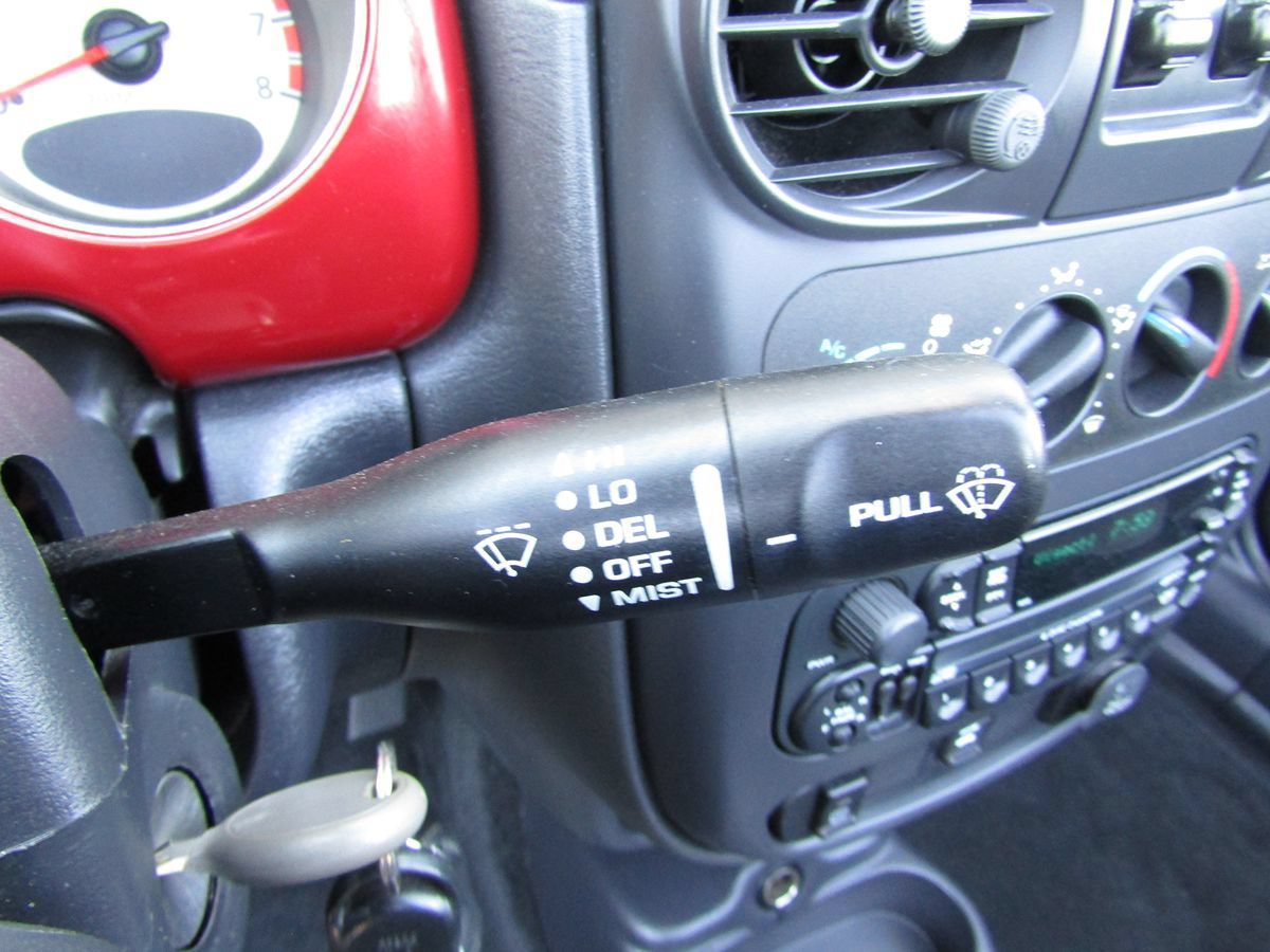 Used 2005 Chrysler PT Cruiser Touring FWD image 12