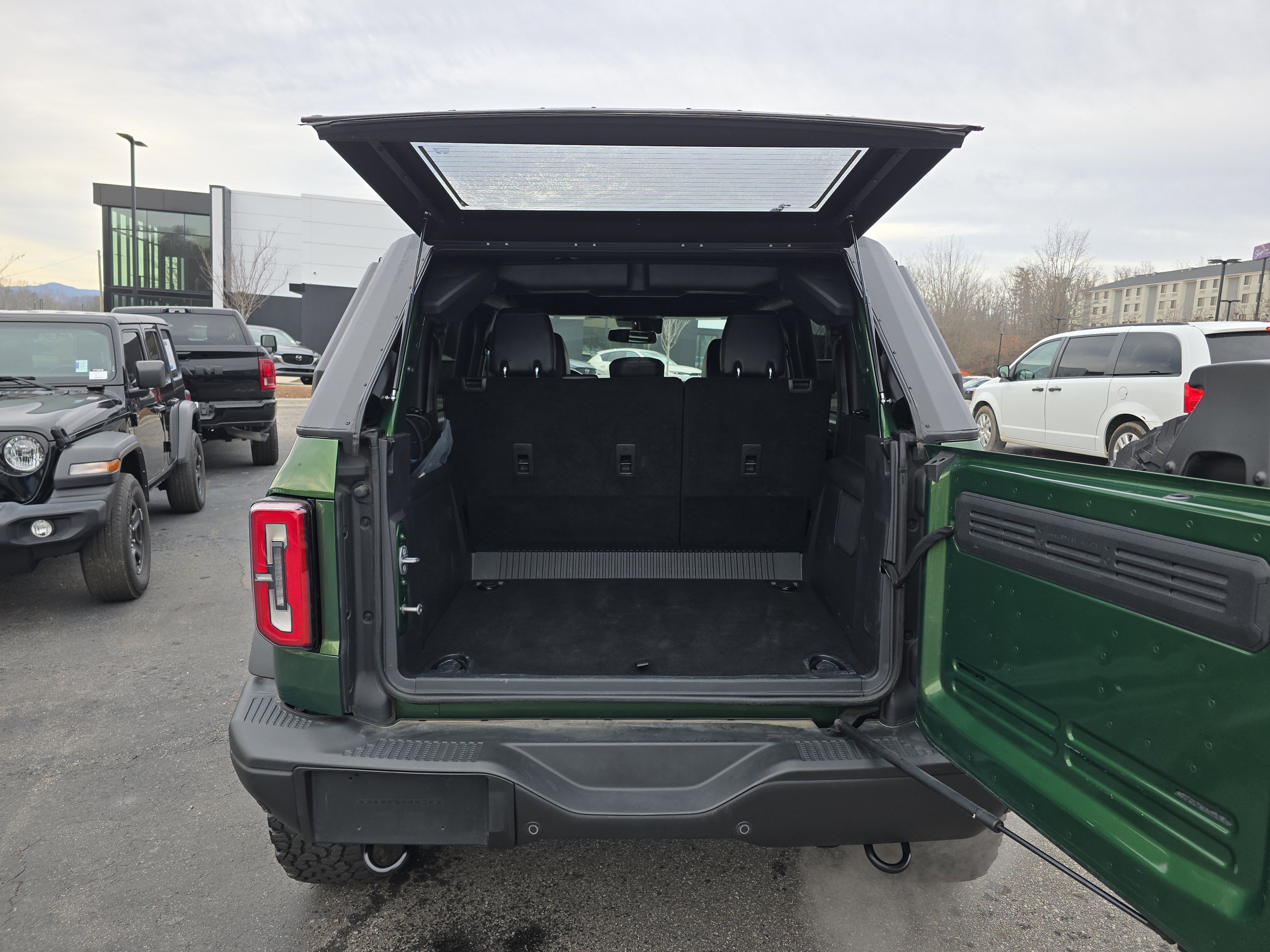 Used 2023 Ford Bronco Badlands image 5