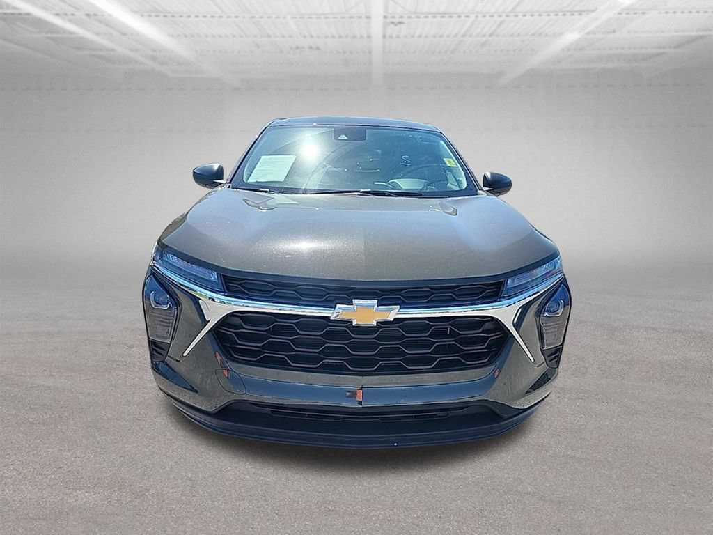 Used 2024 Chevrolet Trax LS FWD image 3