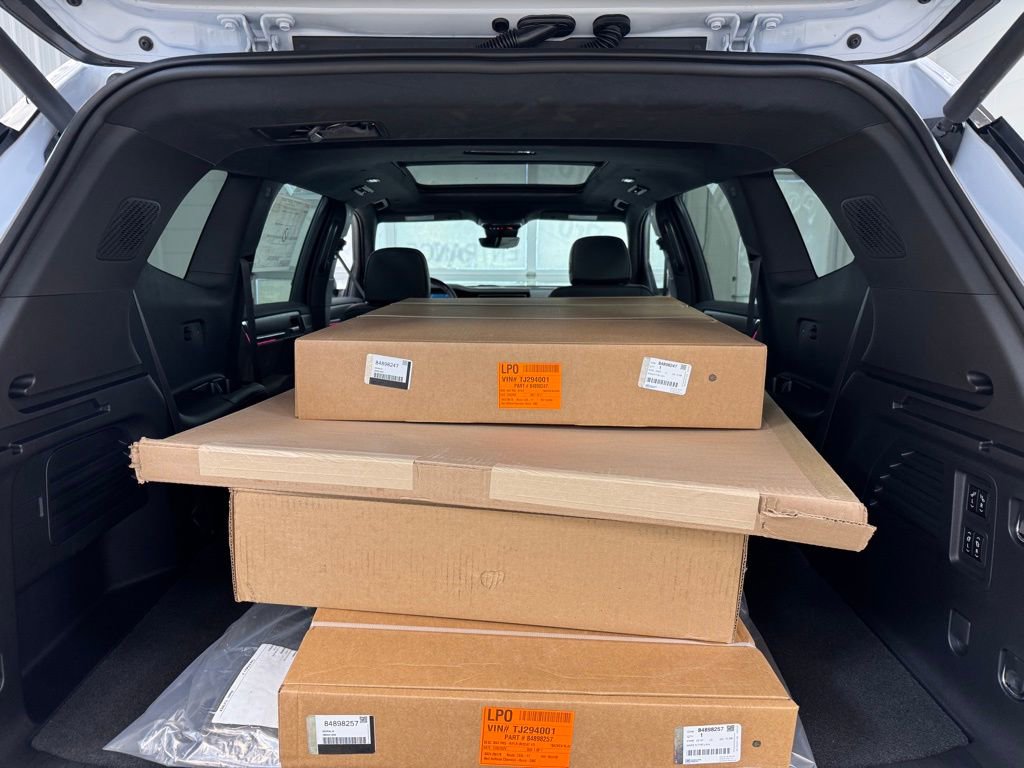 New 2026 GMC Acadia Denali Ultimate w/ LPO, Floor Liner Package image 21