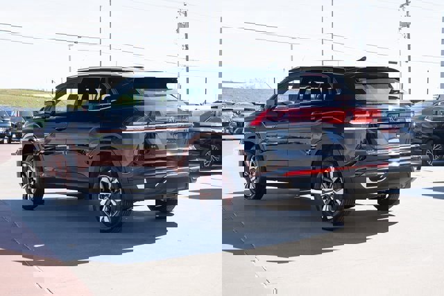 New 2026 Volkswagen Atlas Cross Sport SE image 4