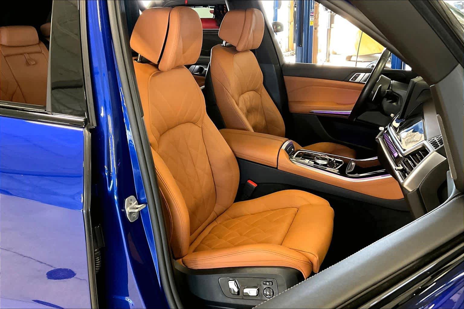 Used 2025 BMW X5 M60i AWD/4WD image 8