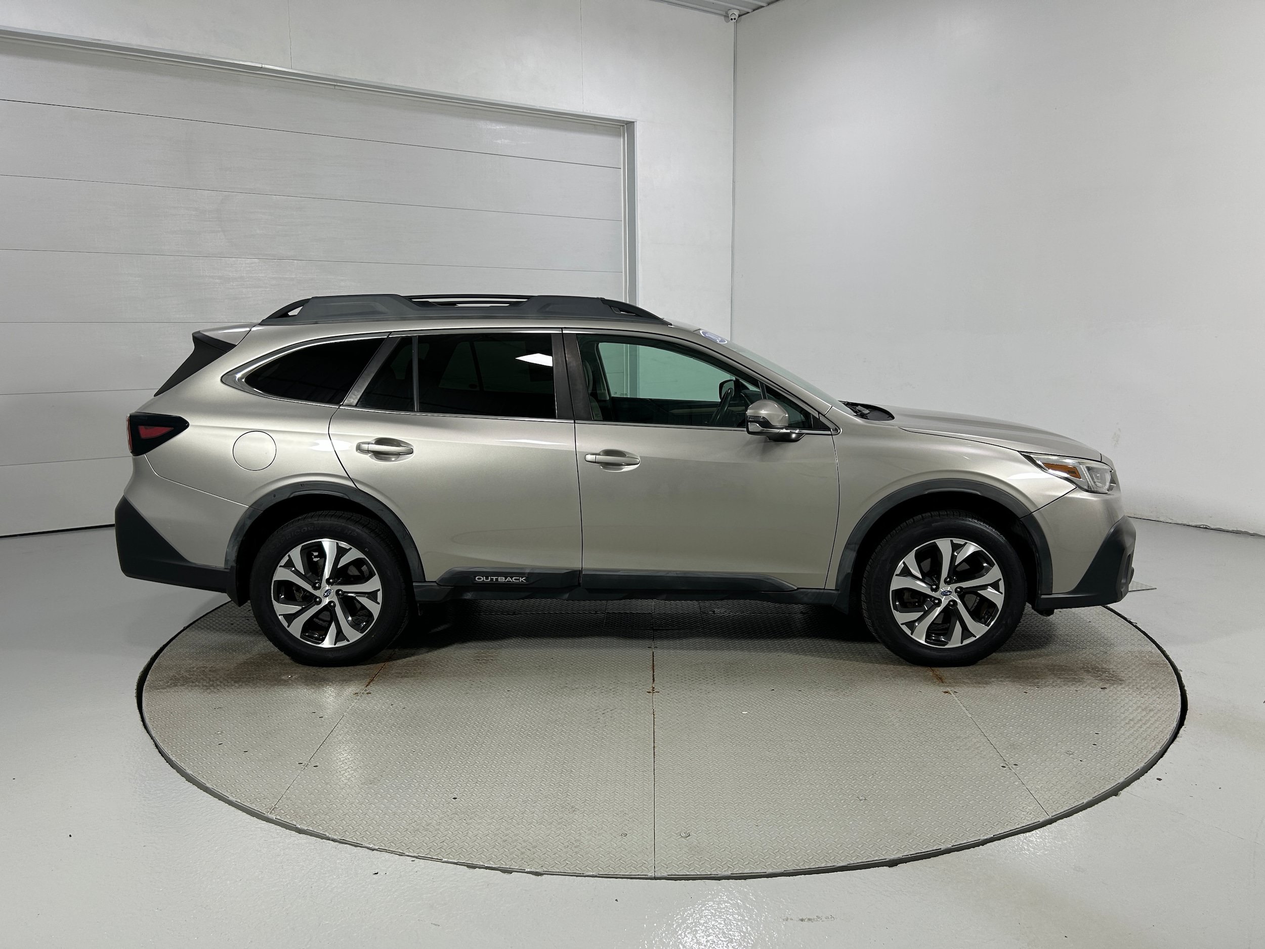 Used 2020 Subaru Outback Limited w/ Popular Package #2 AWD/4WD image 38